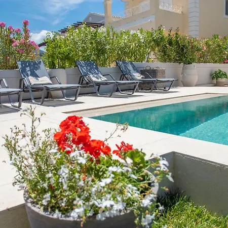 Luxury Seaside Darl Villa