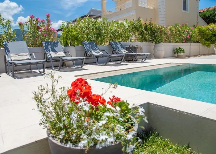 Luxury Seaside Darl Villa