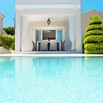 Luxury Seaside Darl فيلة أخارافي