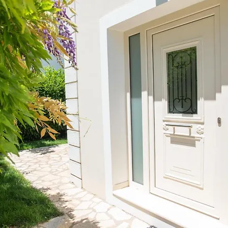 Luxury Seaside Darl Вилла Ахарави