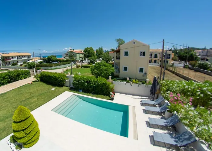Luxury Seaside Darl